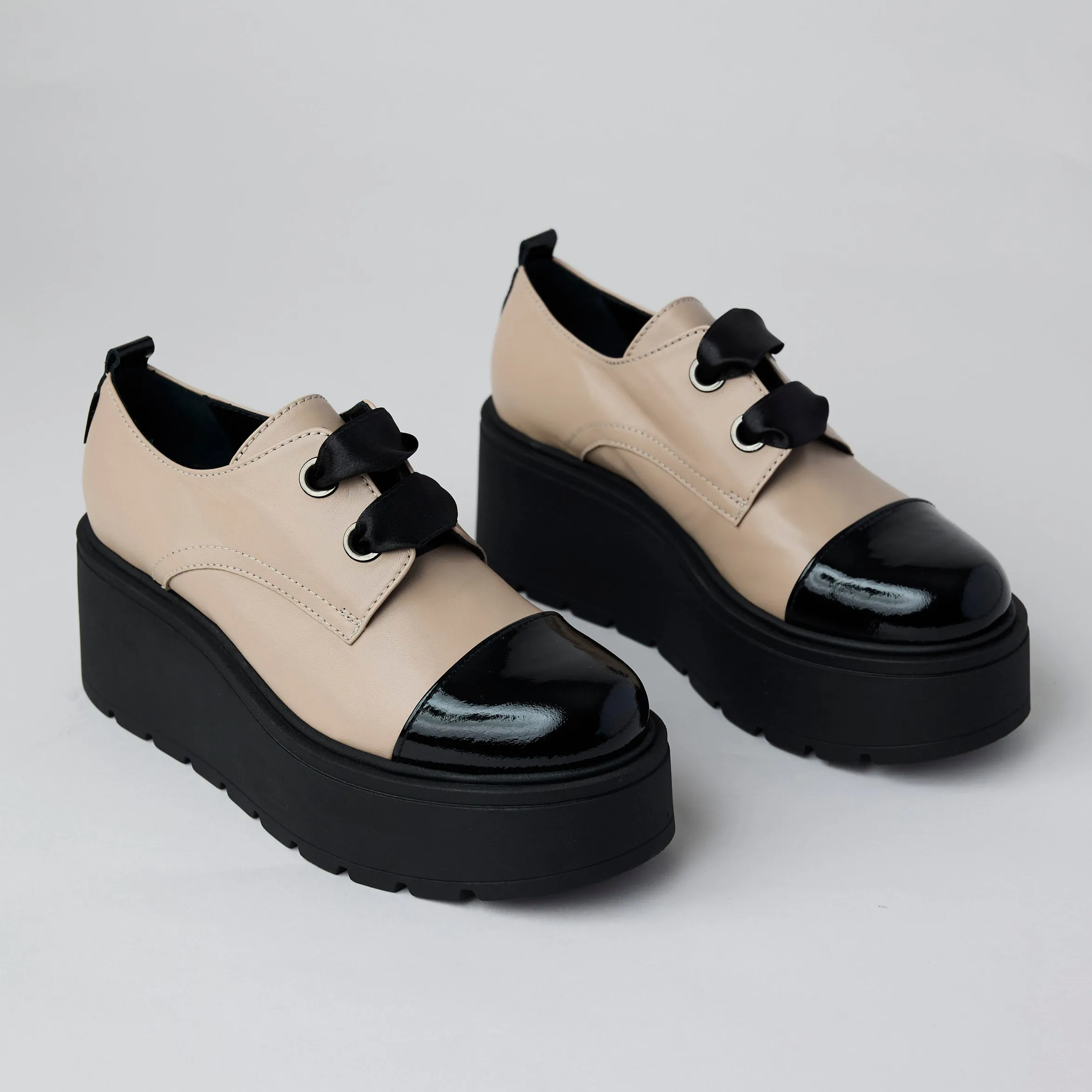Marco Moreo Beige Leather Bowling Style Shoes