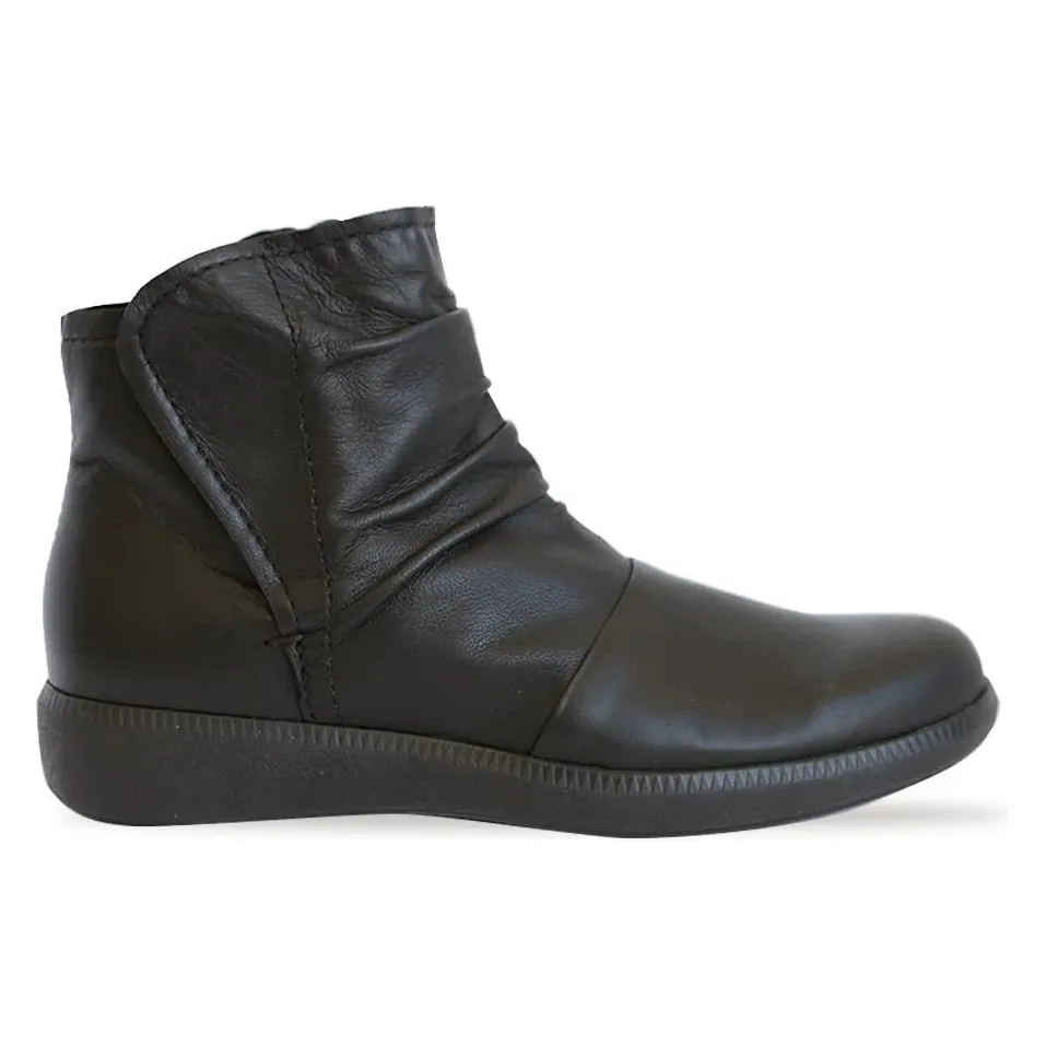Scout Black Leather Ankle Boots